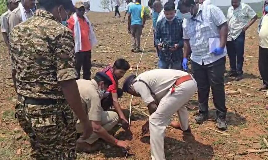 युवती ने प्रेमी के साथ मिलकर की मंगेतर की हत्या, जंगल में दफनाया शव, पुलिस ने कब्र खोदकर निकाली लाश