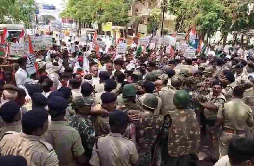 मनरेगा में कटौती पर कांग्रेस का प्रदर्शन : सरकार के खिलाफ जमकर की नारेबाजी, कांग्रेस नेता बोले – जिले में डेढ़ लाख मजदूरों में से 10 हजार को ही मिल रहा काम