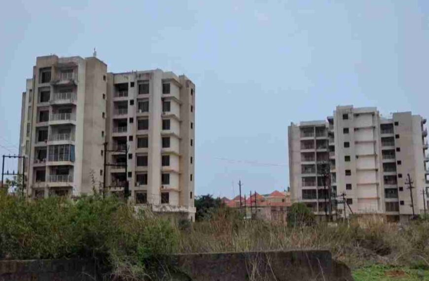 लगातार गिर रहा जल स्तर : हर साल डेढ़ मीटर तक की गिरावट, शहर भी जल संकट से जूझ रहा, नगर निगम ने वाटर हार्वेस्टिंग सिस्टम को किया अनिवार्य, नहीं लगाने पर 50 हजार का जुर्माना