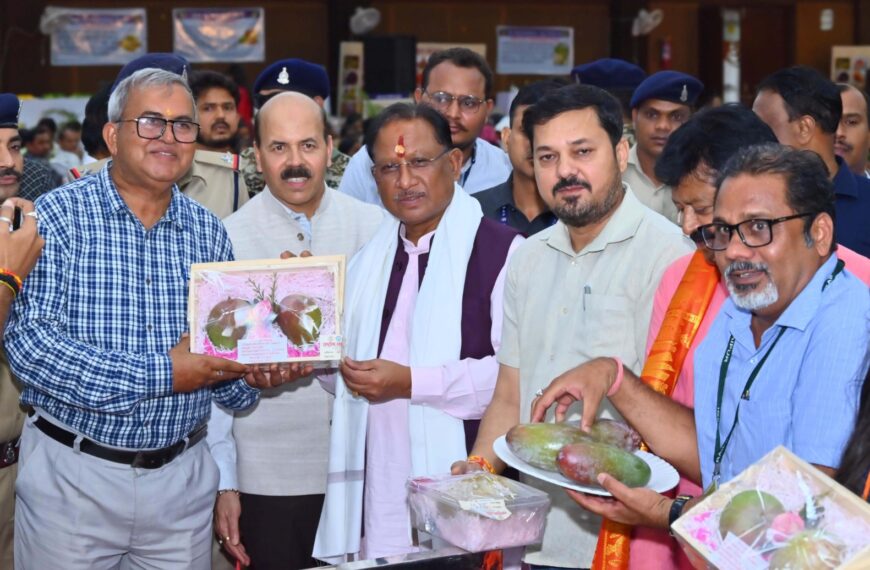 मुख्यमंत्री ने तीन दिवसीय राष्ट्रीय आम महोत्सव का किया शुभारंभ, कहा- आम की खेेती किसानों की आय बढ़ाने में मददगार