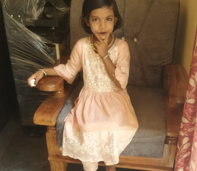 तेज रफ्तार कार ने मासूम बच्ची को कुचला, हादसे के बाद घायल बच्ची को लेकर फरार हुआ कार सवार
