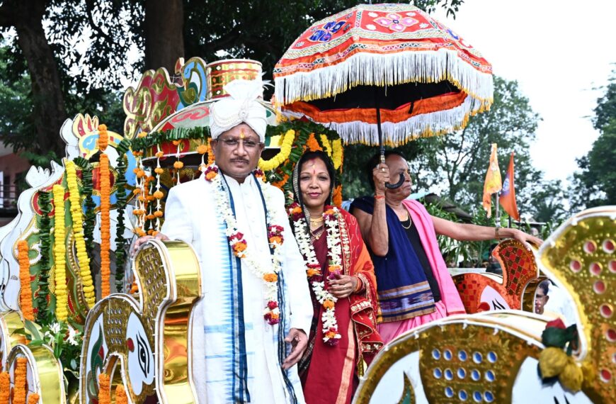 भगवान जगन्नाथ, भाई बलभद्र एवं बहन सुभद्रा जगन्नाथ मंदिर दोकड़ा से मौसीबाड़ी पहुंचे, 9 वें दिन होगी भव्य वापसी, मुख्यमंत्री रथयात्रा में हुए शामिल