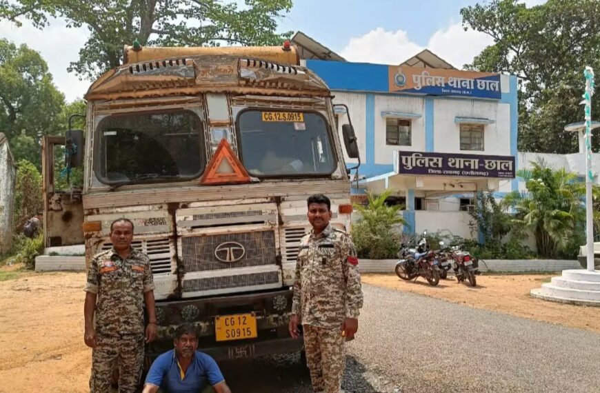 20 टन अवैध कबाड़ लदा ट्रक पकड़ाया, चालक गिरफ्तार