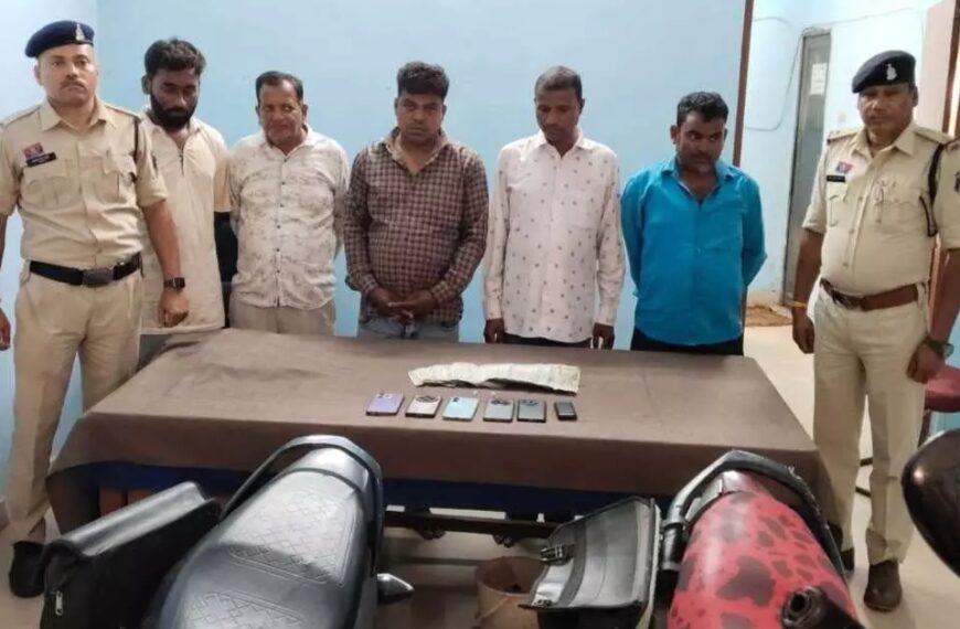 रायपुर में 5 जुआरियों का पुलिस ने निकाला जुलूस