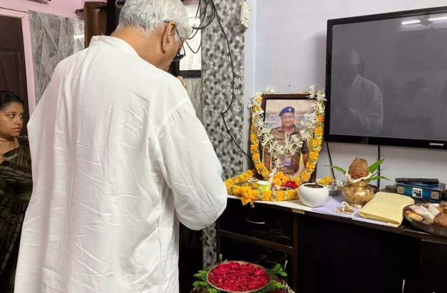 शहीद एएसपी आकाश राव गिरीपुंजे के परिजन से मिले टीएस सिंहदेव