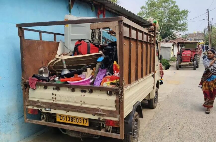प्रगति नगर के रहवासियों को प्रधानमंत्री आवास में किया जा रहा शिफ्ट, नगर निगम का अमला लोडिंग अनलोडिंग में कर रहा मदद