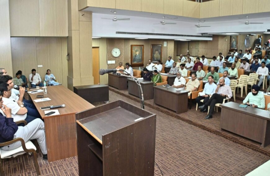 अवैध निर्माणों पर निगम का शिकंजा, जिम्मेदारों पर गिरेगी गाज