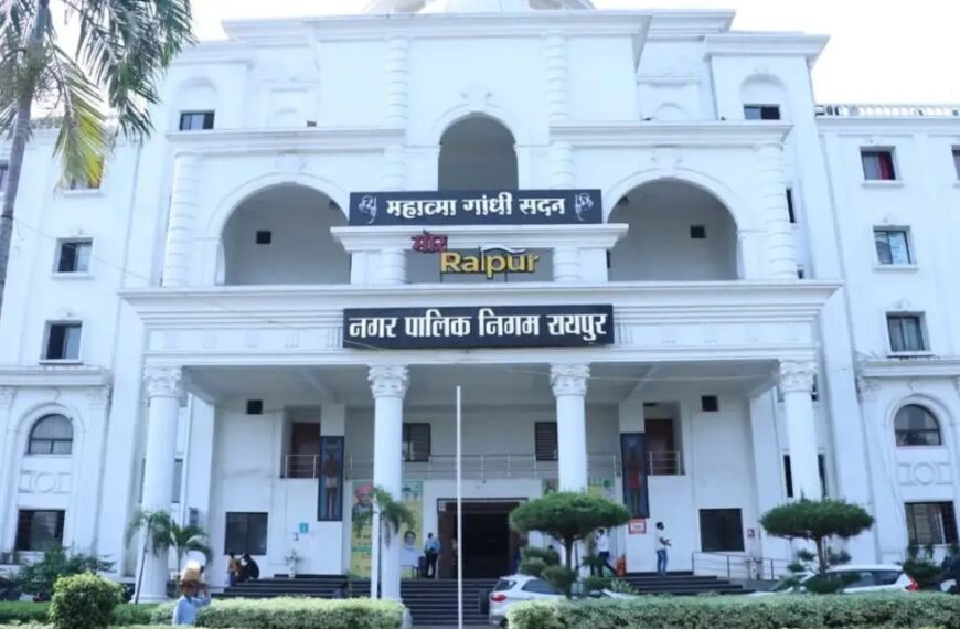 अवैध बैनर-पोस्टर लगाने वालों पर लगाया 10-10 हजार का जुर्माना FIR की चेतावनी