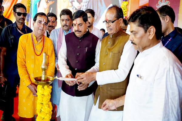 मुख्यमंत्री डॉ. यादव एवं केंद्रीय मंत्री शिवराज सिंह चौहान ने सीहोर में 113 करोड़ रुपये से अधिक के विकास एवं निर्माण कार्यों का किया लोकार्पण तथा भूमि-पूजन 