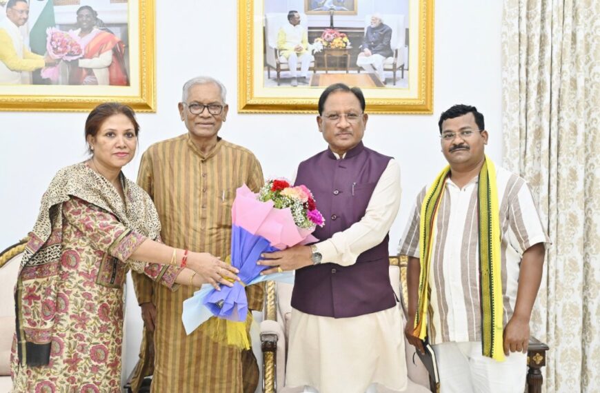 मुख्यमंत्री विष्णुदेव साय से पूर्व केंद्रीय मंत्री अरविंद नेताम की सौजन्य मुलाकात