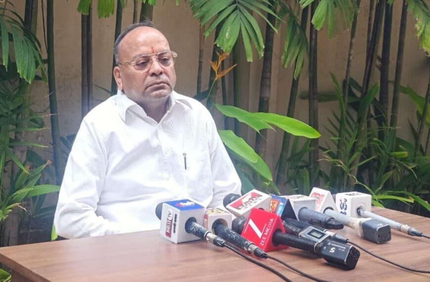 विधायक अजय चंद्राकर ने कांग्रेस पर साधा निशाना, कहा- घुसपैठिए कांग्रेस का वोट बैंक, भूपेश बघेल चला रहे आरोप लगाने की दुकान