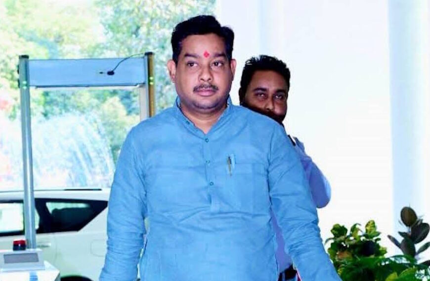 विधायक बालेश्वर साहू के खिलाफ एफआईआर दर्ज, पड़ोसी ने लगाया मां, पत्नी और जीजा से मारपीट का आरोप…