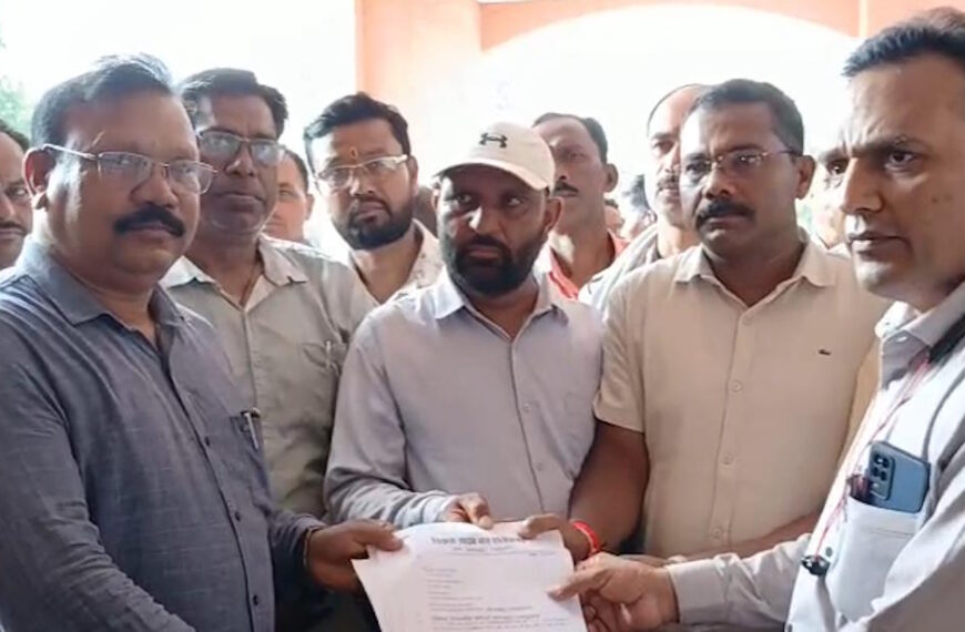 बलरामपुर में भी युक्तियुक्तकरण के खिलाफ शिक्षकों ने खोला मोर्चा, लापरवाही और भ्रष्टाचार का लगाया आरोप