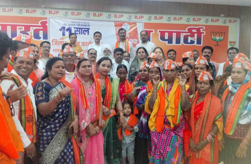 कांग्रेस को बड़ा झटका : 4 बार के ब्लॉक अध्यक्ष समेत 31 कांग्रेसियों ने थामा भाजपा का हाथ, पार्टी बदलने की बताई ये बड़ी वजह…