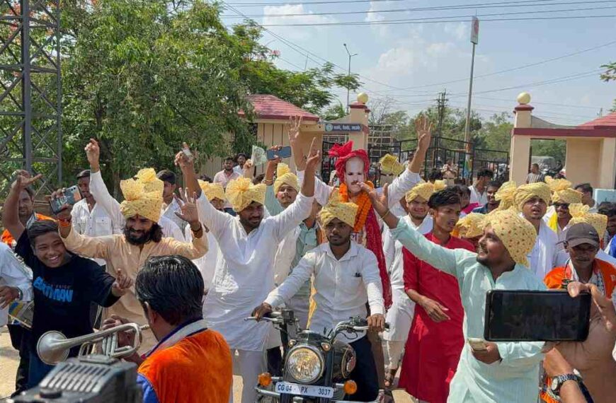 NSUI ने निकाली ‘भ्रष्टाचार’ की बारात, इंदिरा गांधी कृषि विश्वविद्यालय में करोड़ों के घोटाले का आरोप