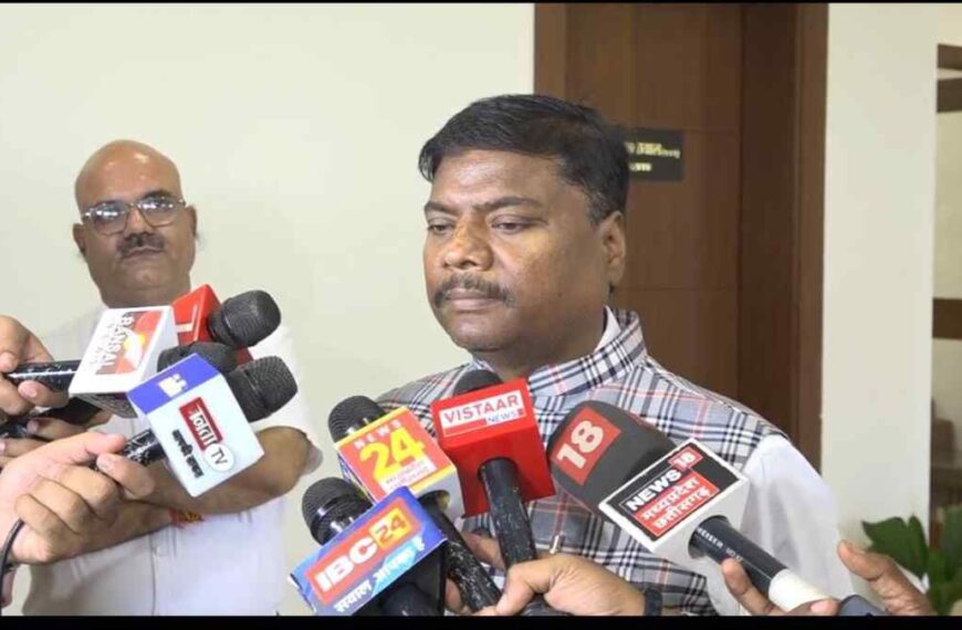 छत्तीसगढ़ में आज से खुल गए स्कूल : मंत्री केदार कश्यप बोले – युक्तियुक्तकरण से बेहतर हो रही स्थितियां, शिक्षा हित में शिक्षकों को निर्णय लेने की जरूरत