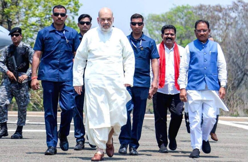 केंद्रीय गृह मंत्री अमित शाह के साथ वाराणसी रवाना हुए CM साय, मध्य क्षेत्रीय विकास परिषद की बैठक में होंगे शामिल…