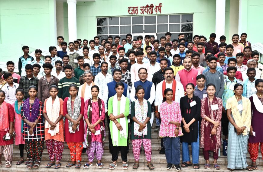 बस्तर के बच्चों का स्वर्णिम भविष्य सुनिश्चित करने के लिए सरकार प्रतिबद्ध – मुख्यमंत्री विष्णुदेव साय