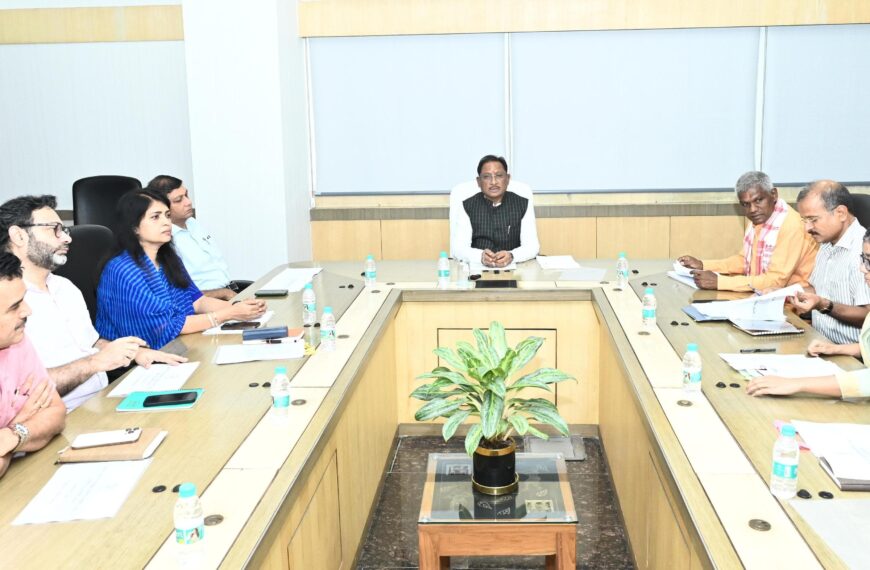 समन्वित प्रयासों से निराश्रित पशुओं की समस्या का स्थायी समाधान आवश्यक : मुख्यमंत्री विष्णुदेव साय