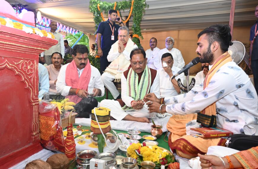 मुख्यमंत्री निवास में हरेली उत्सव: CM ने गौरी-गणेश, नवग्रह की पूजा कर भगवान शिव का किया अभिषेक