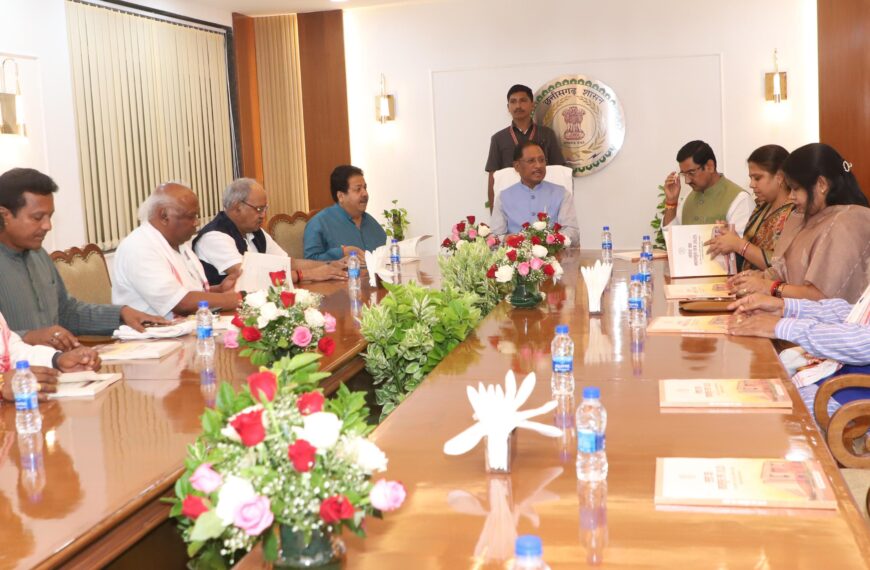 मुख्यमंत्री ने की छत्तीसगढ़ के सांसदों के साथ मुलाकात, रात्रिभोज पर हुई प्रदेश के विकास पर चर्चा