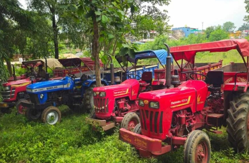 रेत के अवैध परिवहन पर कार्रवाई, 18 ट्रैक्टर जब्त, वाहन मालिक पहुंचे SDM दफ्तर