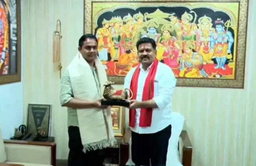 गृह मंत्री विजय शर्मा से मिले केरल बीजेपी के नेता अनूप एंटोनी