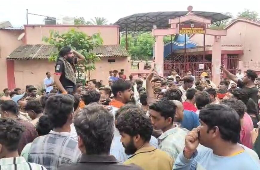 धर्मांतरण मामले में बड़ी कार्रवाई, पुलिस ने पास्टर समेत 7 लोगों के खिलाफ दर्ज की FIR, थाने के सामने दो पक्षों ने किया था हंगामा