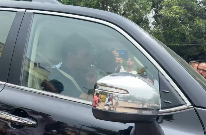 ED दफ्तर पहुंचे भूपेश बघेल, बेटे चैतन्य से की मुलाकात — कांग्रेस बोली: राजनीतिक साजिश का शिकार हो रहे हैं हमारे नेता