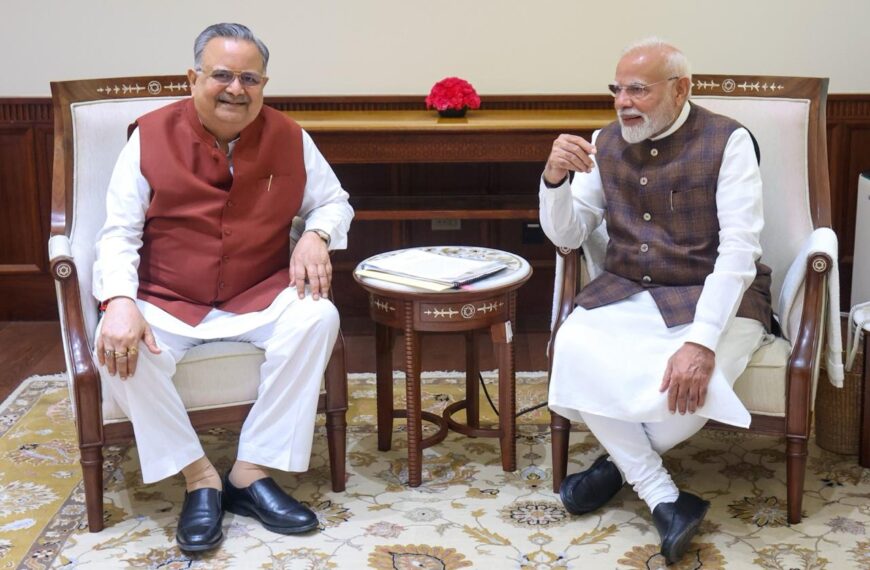 छत्तीसगढ़ विधानसभा अध्यक्ष डॉ. रमन सिंह ने प्रधानमंत्री नरेंद्र मोदी को नवीन विधानसभा भवन लोकार्पण के लिए किया आमंत्रित