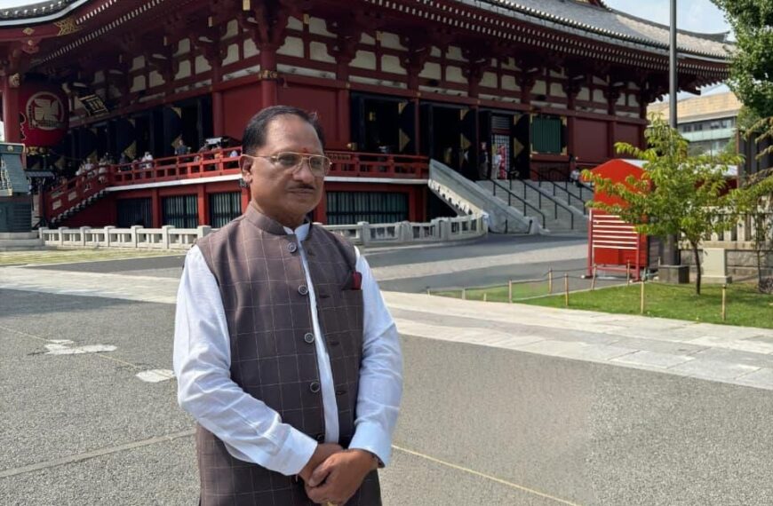 मुख्यमंत्री साय ने जापान पहुंचने के बाद सबसे पहले टोक्यो स्थित ऐतिहासिक असाकुसा मंदिर में की पूजा-अर्चना