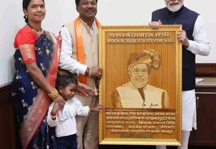 प्रधानमंत्री नरेंद्र मोदी से सांसद महेश कश्यप ने की मुलाकात, बस्तर दशहरे में शामिल होने का दिया न्योता