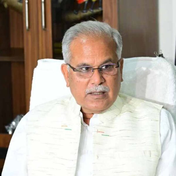 शराब पर सियासत गर्म : भूपेश बघेल ने पोस्ट किया वीडियो, लिखा- बियर के अंदर बियर