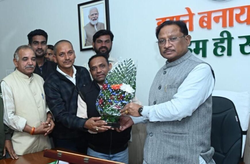 मुख्यमंत्री विष्णु देव साय से कुंभकार समाज के प्रतिनिधि मंडल की मुलाकात