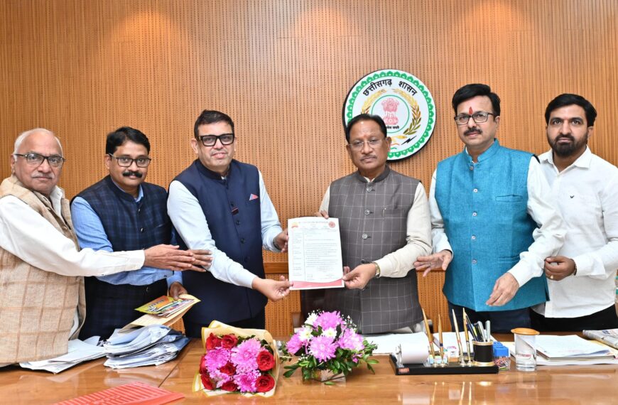 मुख्यमंत्री से CAIT प्रतिनिधियों की मुलाकात, स्वदेशी संकल्प यात्रा में शामिल होने का दिया आमंत्रण