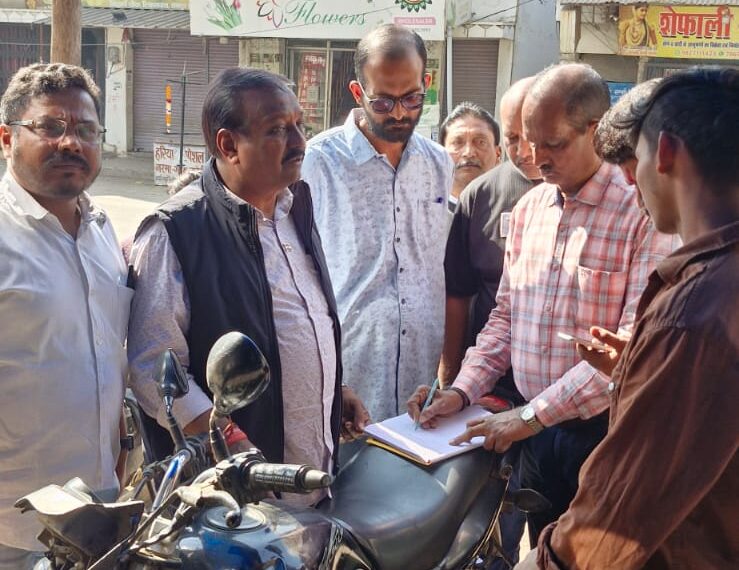 सड़क चौड़ीकरण के नाम पर मनमानी का आरोप, कांग्रेस महामंत्री कन्हैया अग्रवाल ने जताया कड़ा विरोध