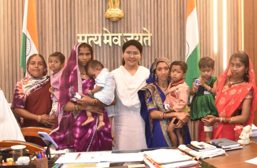 कुपोषण मुक्ति की दिशा में सफल रहा मिशन गोद अभियान, जनभागीदारी से जिले में 20 प्रतिशत बच्चों को मिली कुपोषण से मुक्ति