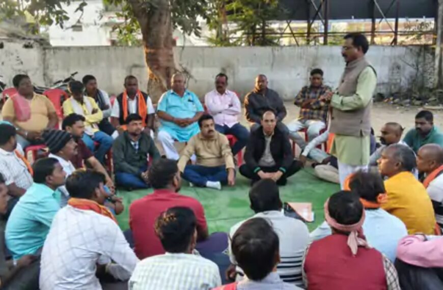 खुला दूध व्यवसायियों की चेतावनी के बाद डेयरी कंपनी ने मांगी सार्वजनिक रूप से माफी