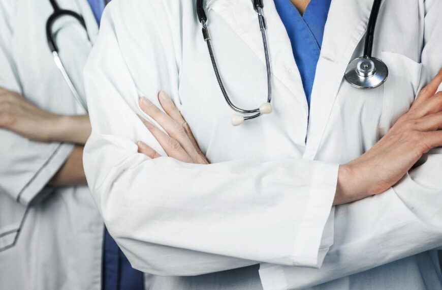 छत्तीसगढ़ की पीजी मेडिकल सीटों पर नई नीति से नाराज़ डॉक्टर: “75% सीटें बाहरी छात्रों को… स्थानीयों के लिए सिर्फ 25% बचीं”, डॉक्टर्स फेडरेशन ने कहा-