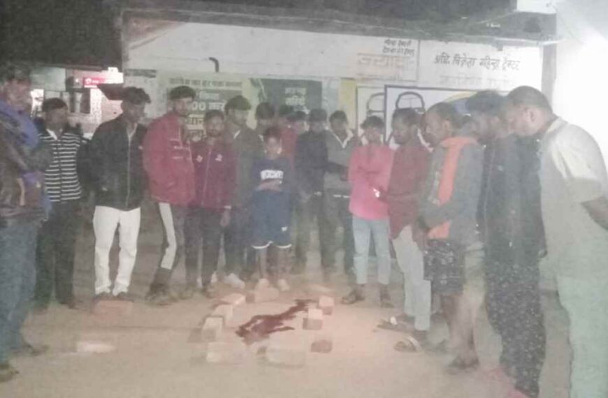 बिजली विभाग की गाड़ी ने ली मासूम की जान, ग्रामीणों में आक्रोश, गांव में तनाव का माहौल