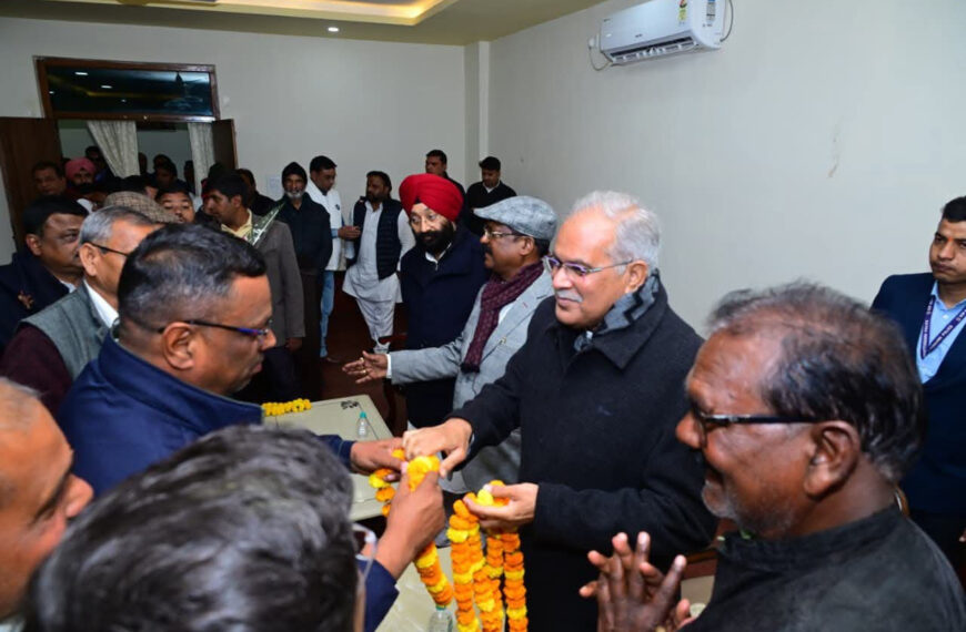 भूपेश बघेल के सरगुजा दौरे में खुलकर सामने आई कांग्रेस की गुटबाजी, एकजुटता के दावों पर सवाल