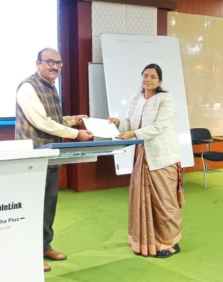 “डिजिटल गवर्नेंस को नई गति: ई-ऑफिस प्रदर्शन में श्रेष्ठ अधिकारियों का सम्मान”