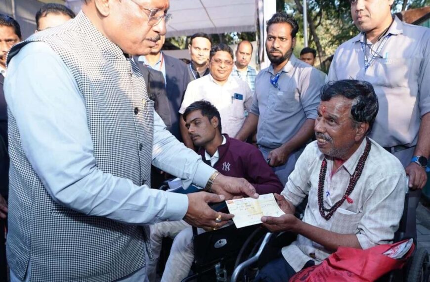 संवेदनशील शासन की मिसाल: जनदर्शन में मुख्यमंत्री विष्णु देव साय ने मौके पर सुलझाईं समस्याएँ