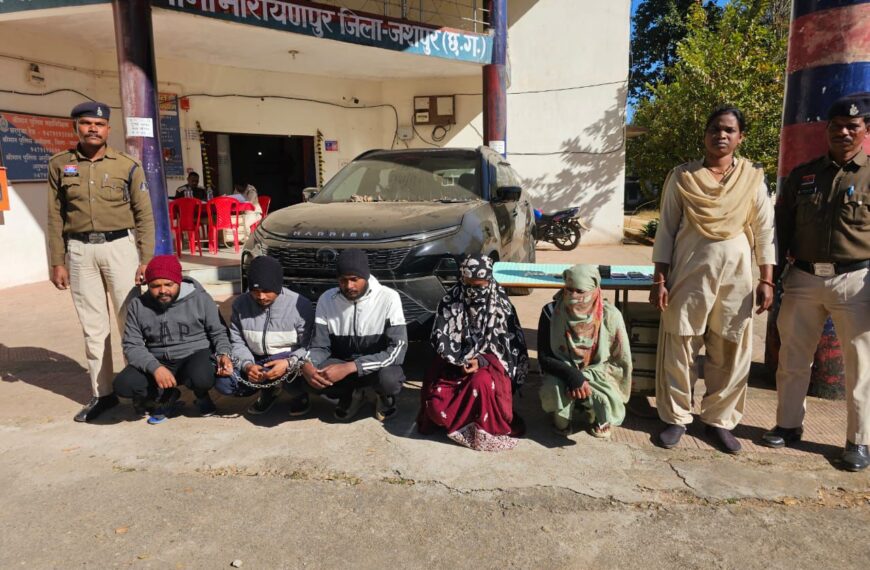 करोड़ों की चोरी का खुलासा: भतीजी ने बॉयफ्रेंड संग रची साजिश, 5 आरोपी गिरफ्तार, 51 लाख से अधिक का माल बरामद