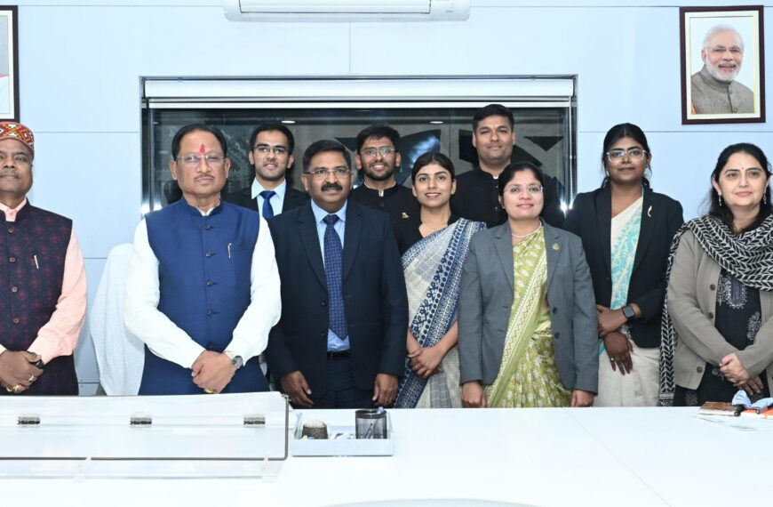 मुख्यमंत्री से भारतीय वन सेवा 2024 बैच के प्रशिक्षु अधिकारियों ने की मुलाकात