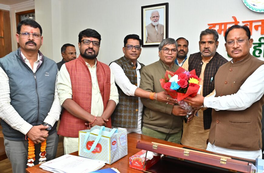 मुख्यमंत्री विष्णुदेव साय से वीर शहीद दीपक भारद्वाज स्मृति समिति के सदस्यों की मुलाकात
