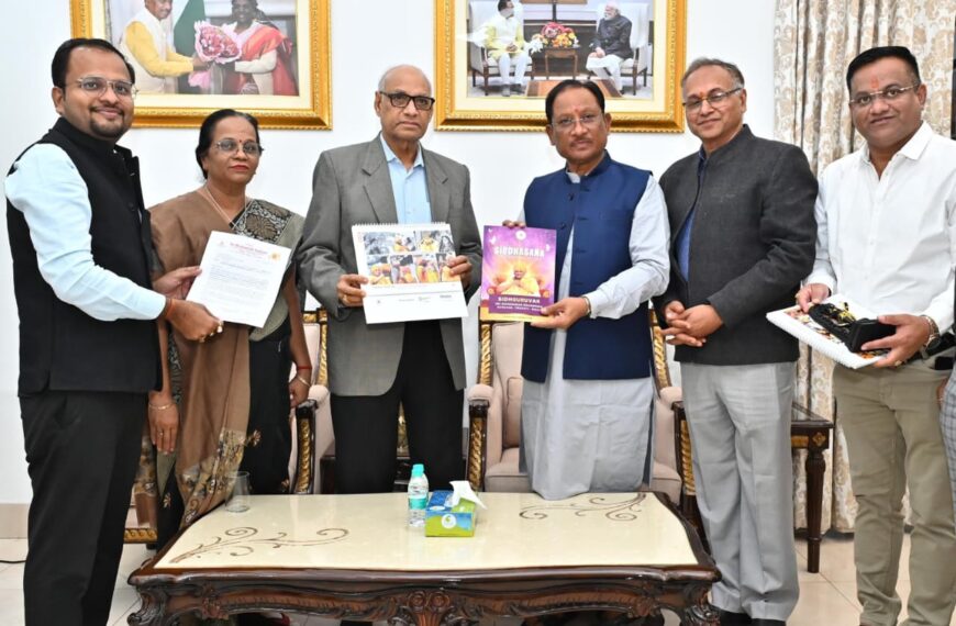 पूर्व राज्यपाल रमेश बैस ने मुख्यमंत्री विष्णु देव साय से की मुलाकात