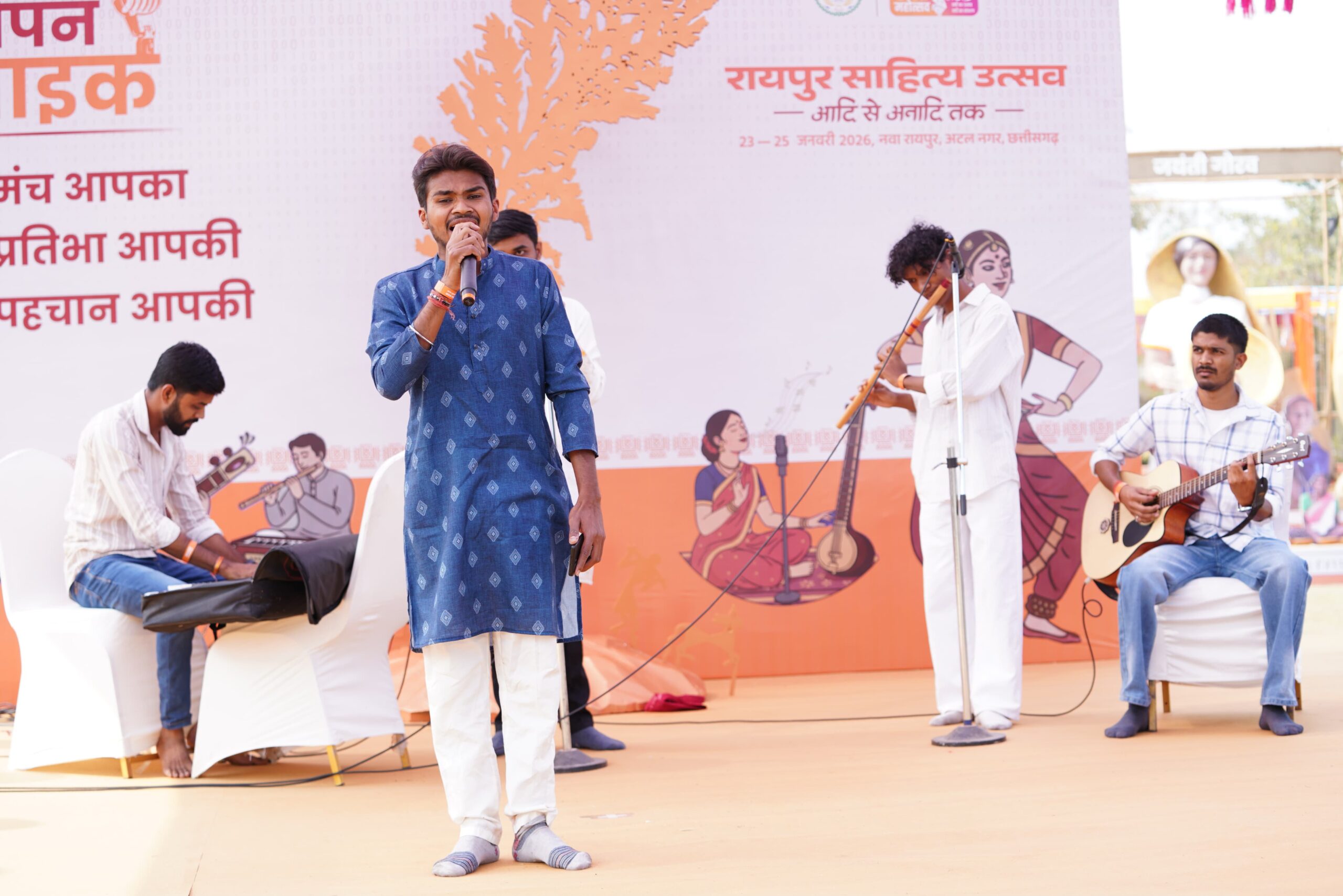 प्रदेश के लब्ध प्रतिष्ठित कवि पद्मश्री स्वर्गीय सुरेन्द्र दुबे को समर्पित रहा ओपन माइक का मंच