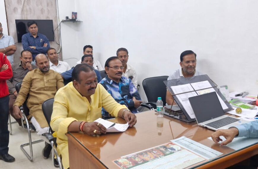 भाठागांव की शराब दुकानों को बंद करने की मांग, कांग्रेस प्रतिनिधिमंडल ने आबकारी आयुक्त को सौंपा ज्ञापन