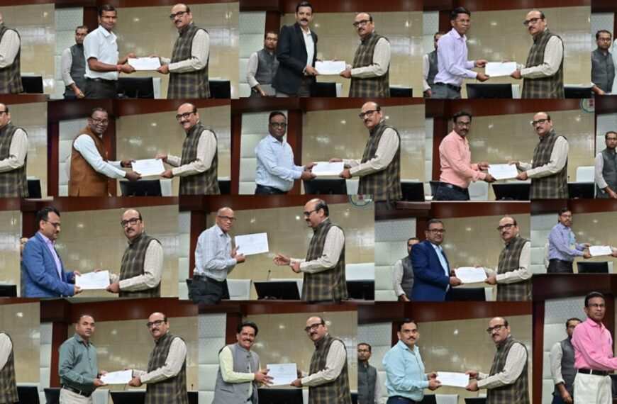 ई-ऑफिस में उत्कृष्ट कार्य करने वाले अधिकारी- कर्मचारियों को मुख्य सचिव ने किया सम्मानित, कहा – बायोमेट्रिक उपस्थिति दर्ज कराना अनिवार्य